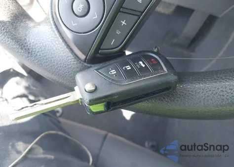 2019 Toyota Camry Le z USA, uszkodzony, nr VIN 4T1B11HK4KU797720